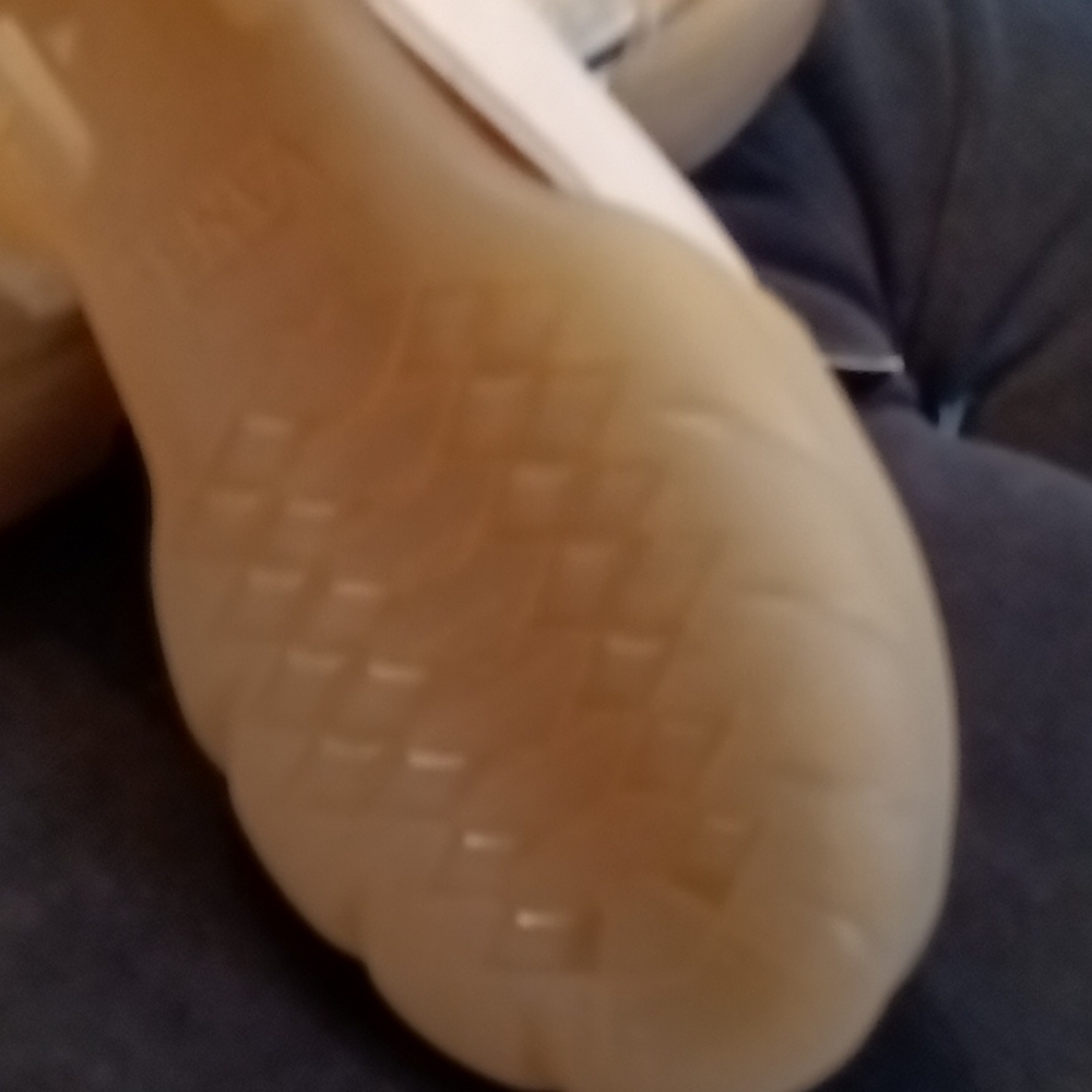 Vans White and Cream Sneakers - Picture 14 of 16
